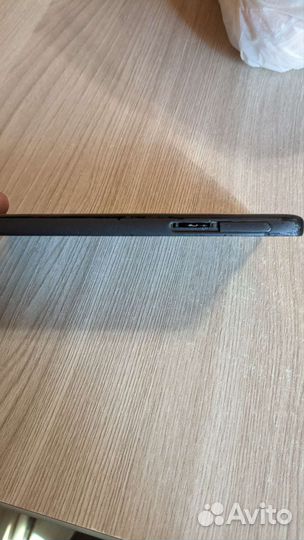 Телефон Sony Xperia e5