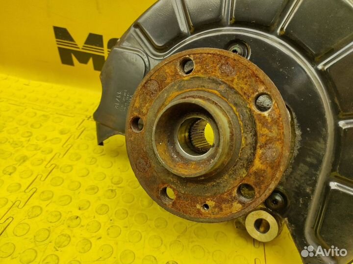 Кулак поворотный передний правый Volkswagen Sharan