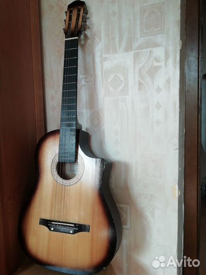 Гитара шестиструнная