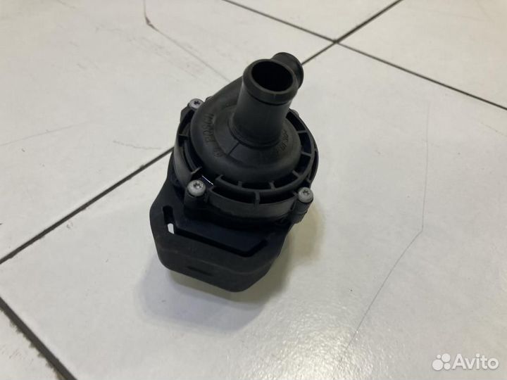 Насос водяной дополнительный Mercedes-Benz M-Class