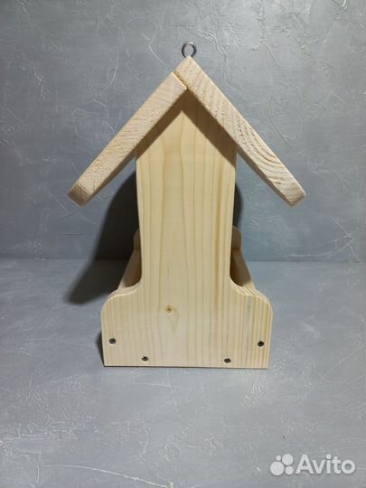Кормушка для птиц из дерева