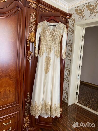 Вечернее платье