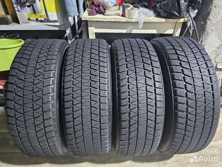 Зимние колеса Lexus 225/60R18 с шинами Bridgestone