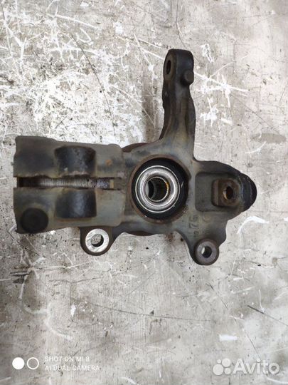 Кулак со ступицей передний правый Volvo V70 BW