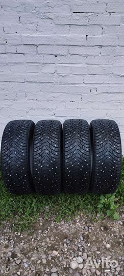 Nokian Tyres Hakkapeliitta 8 215/60 R16