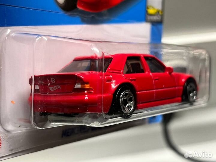 Hot Wheels Mercedes-benz 500 e (Красный)