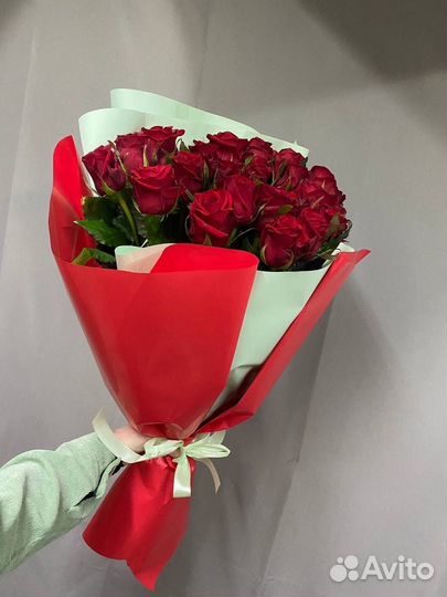 Букет из 25 высоких красных роз