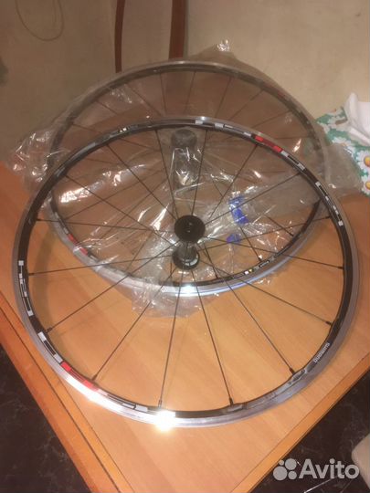 Велосипедные колеса shimano WH-RS80A. Новые