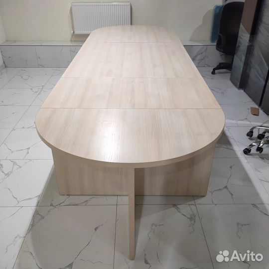 Стол для переговоров