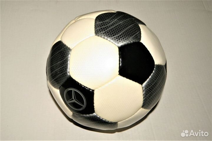 Mercedes-Benz. Новый футбольный мяч