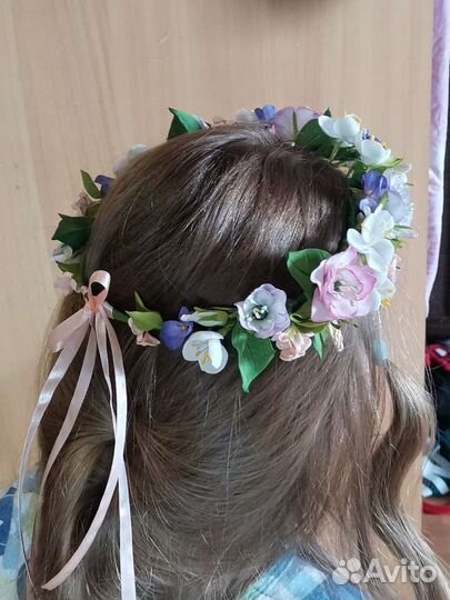 Венок на голову из реалистичных цветов