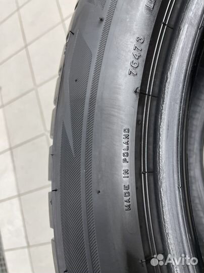 Bridgestone Blizzak LM-001 285/45 R21