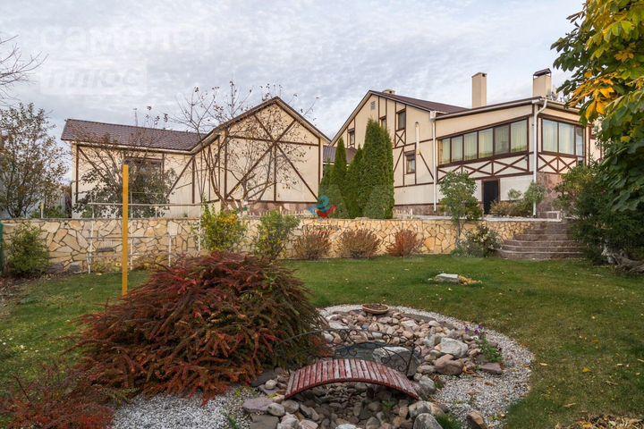 Дом 372,4 м² на участке 14 сот.