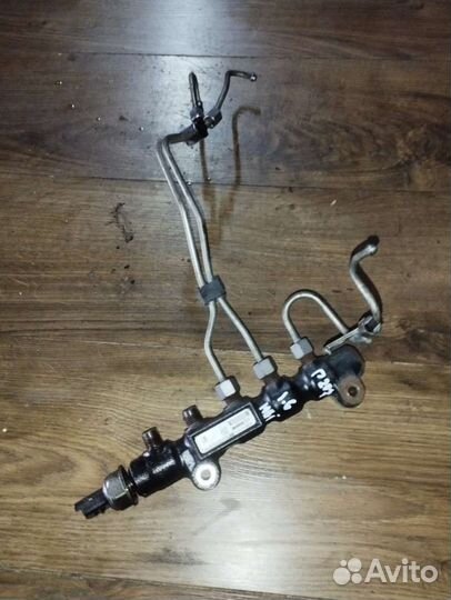 Топливная рампа peugeot 207 1.6 nn