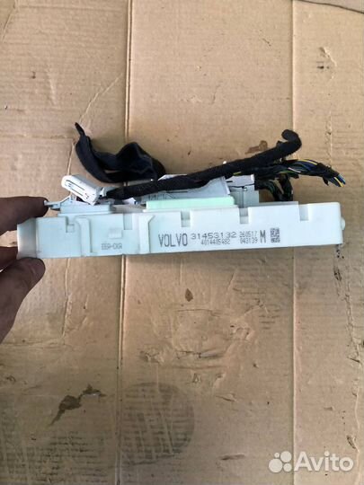 Блок предохранителей салонный Volvo V40