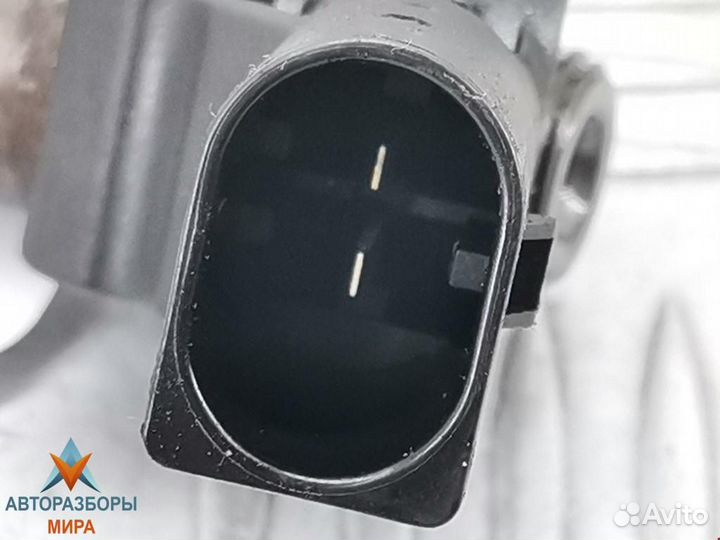 Форсунка Volkswagen Passat B6 2009 03L130277