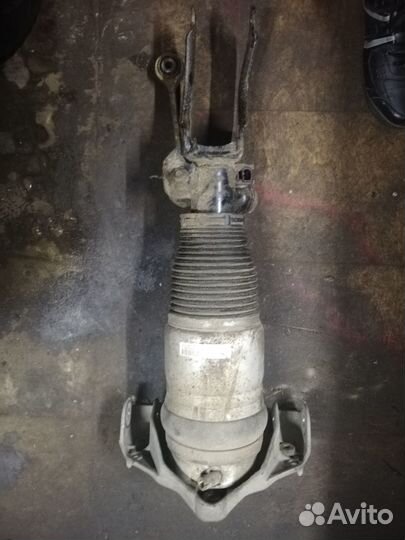 Пневмостойки Туарег Каен Ку 7 под ремонт