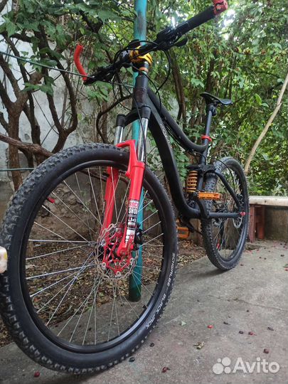 Кастомный двухподвесной горный велосипед