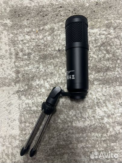 Студийный микрофон