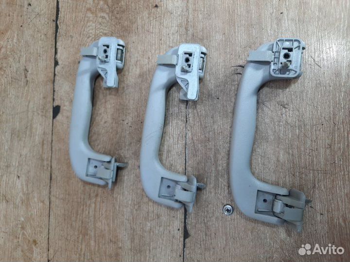 Ручка потолка Opel Zafira B минивэн Z18XER 2007