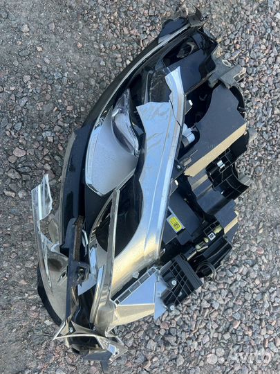 Фара передняя правая