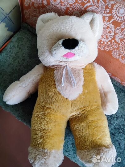 Большой плюшевый мишка