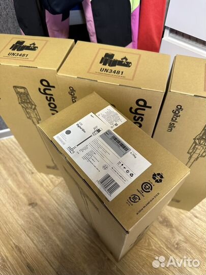 Пылесос Dyson V10 digital slim sv18