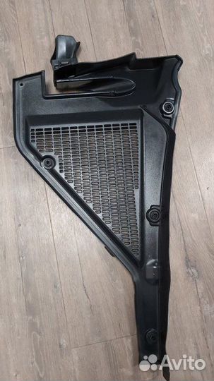Жабо правое Bmw X5 50Ix E70 LCI N63 4.4I 2010