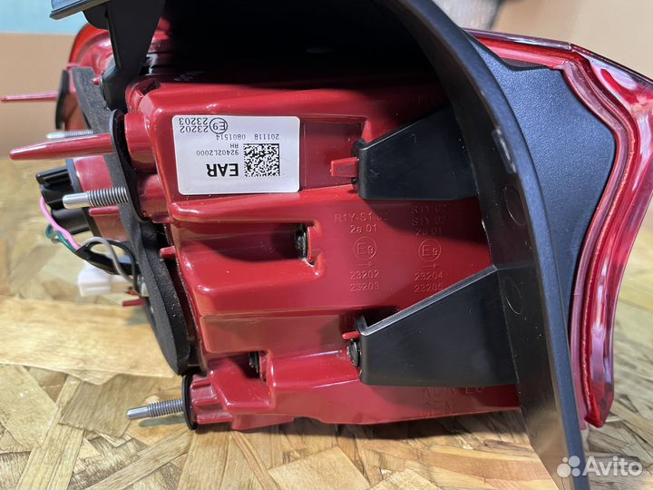 Фонарь задний правый kia k5 оригинал