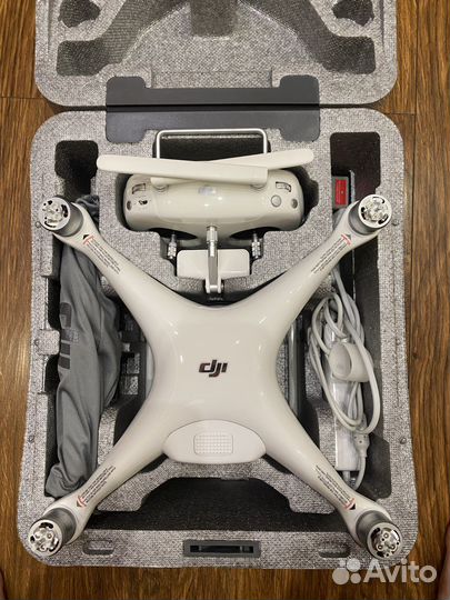 Квадрокоптер dji phantom 4
