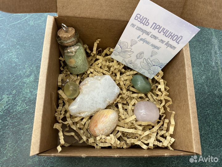 Бокс-сюрприз с натуральными камнями