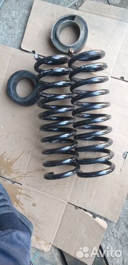 Передние пружины на Mercedes-Benz 210