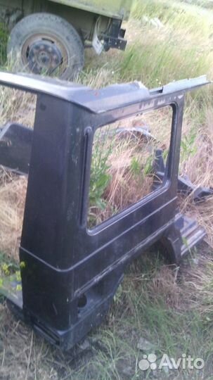 Заднее правое крыло на Mercedes W463