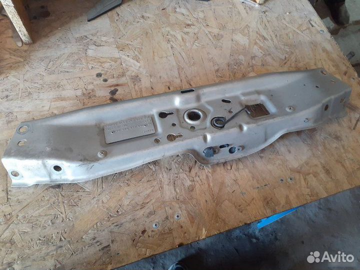 Панель радиаторов передний Opel Astra H