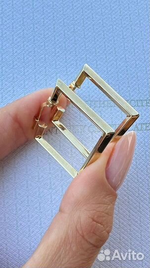 Геометричные серьги из золота