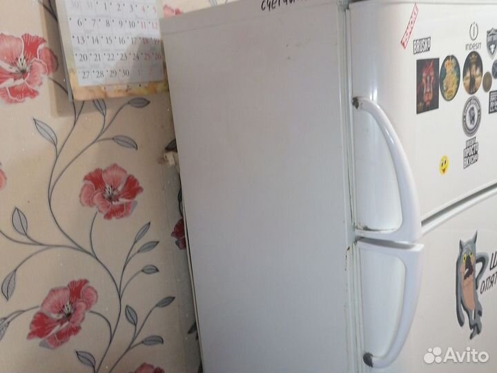 Холодильник бу indesit