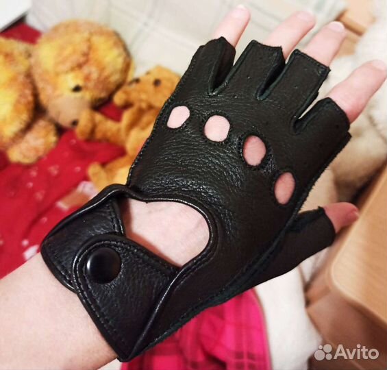Перчатки, кожа