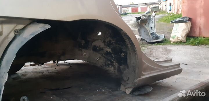 Hyundai Elantra Крыло заднее