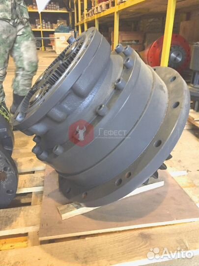 Поворотный редуктор Komatsu PC210LC-7