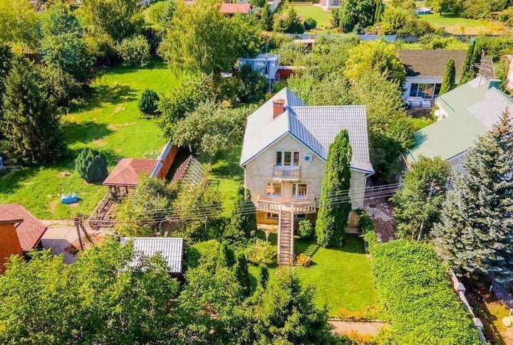 Коттедж 365 м² на участке 30 сот.