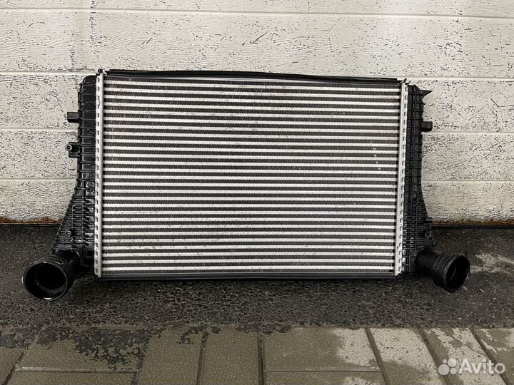 Радиатор интеркулера VAG SKoda идеал оригинал