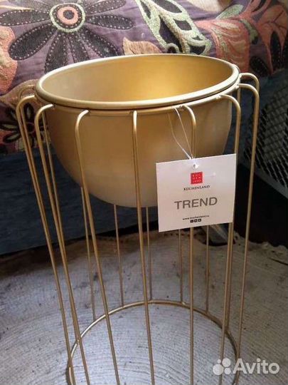 Кашпо напольное на подставке