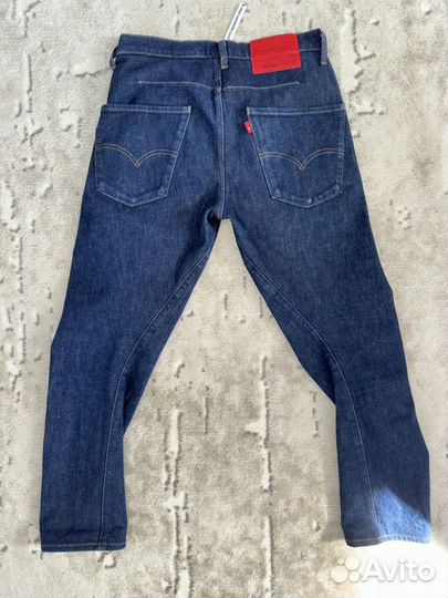 Джинсы levis engineered 502