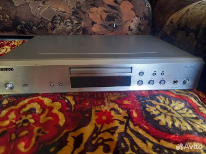 Compact disc player onkyo DX 7355