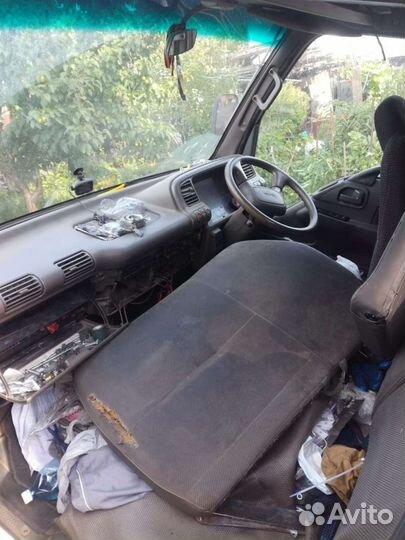 Isuzu elf кабина