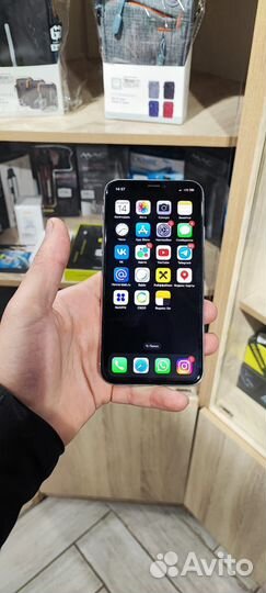 iPhone X, 64 ГБ