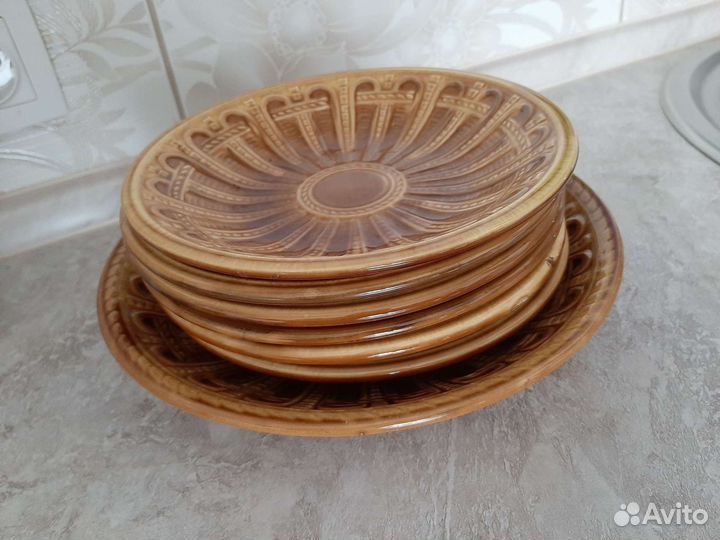 Набор тарелок(6мал,1боль)