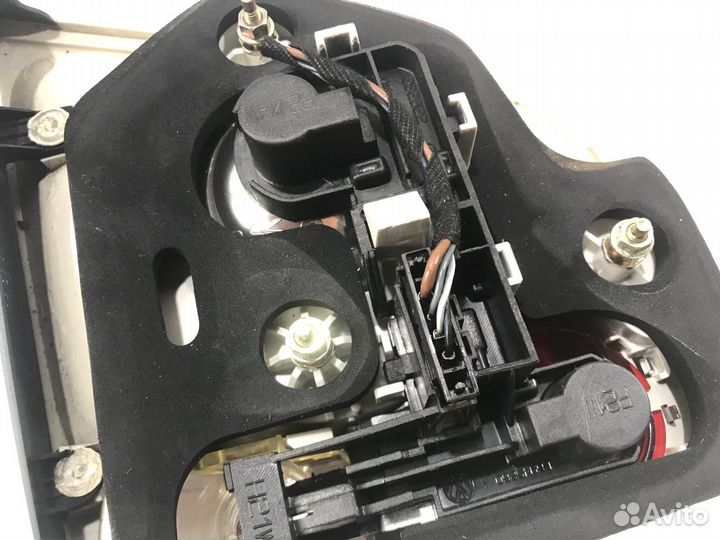 Фонарь правый Volkswagen Touareg