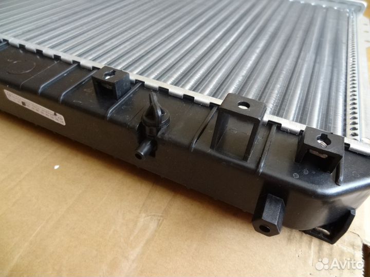 Радиатор двигателя на Chevrolet Lacetti Rezzo