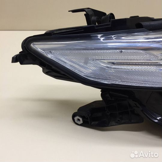 Б/У Б/У Фара правая 8114533D718111033D71 toyota